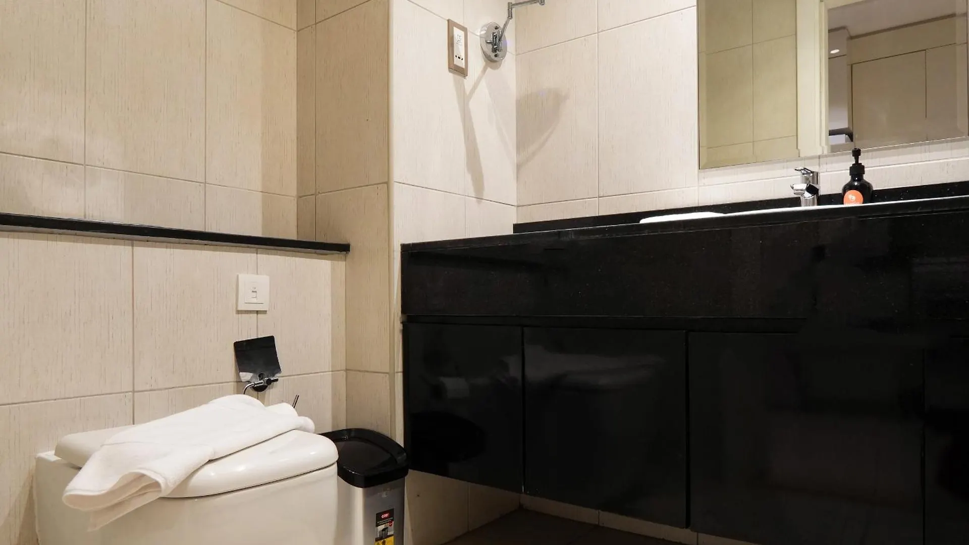 Easygo - Cozy Stu In Damac Ghalia Jvc Dubai Apartment 0*,  United Arab Emirates
