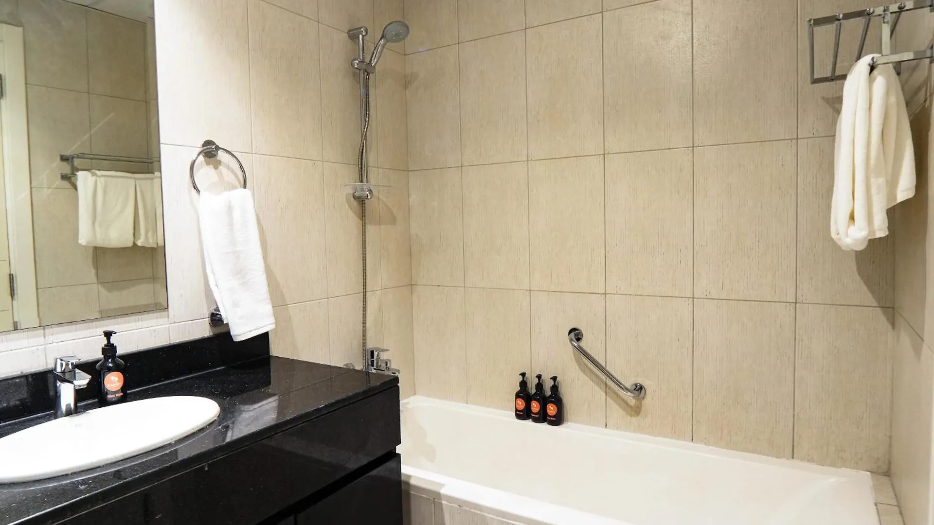 Easygo - Cozy Stu In Damac Ghalia Jvc Dubai Apartment United Arab Emirates