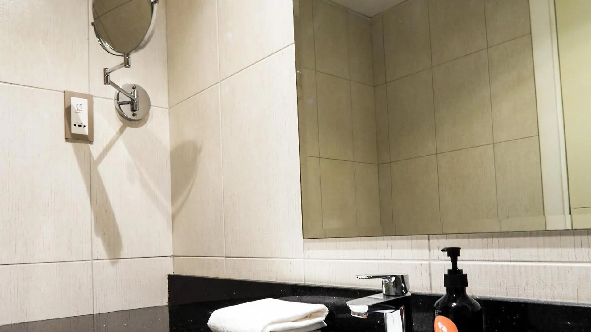 Easygo - Cozy Stu In Damac Ghalia Jvc Dubai Apartment