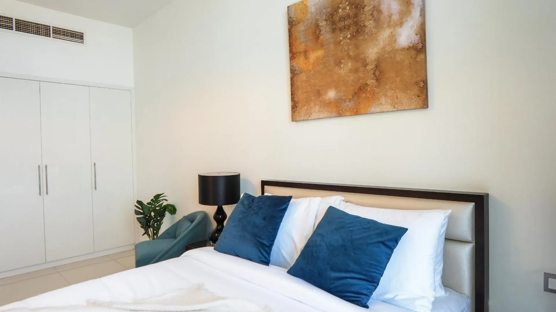 Easygo - Cozy Stu In Damac Ghalia Jvc Dubai Apartment
